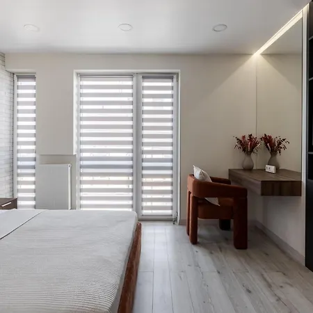 Appartamento Inshiapartments On Hazova Str 7